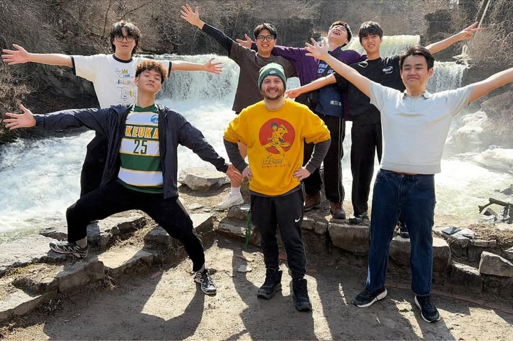 Keuka College and VNU-IS students hiked the Keuka Outlet Trail on an unseasonably warm March weekend – by Finger Lakes standards. 